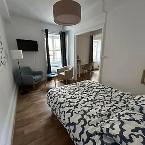 https://appartement-cosy-charme-ancien.hotels-rhonealpes.com